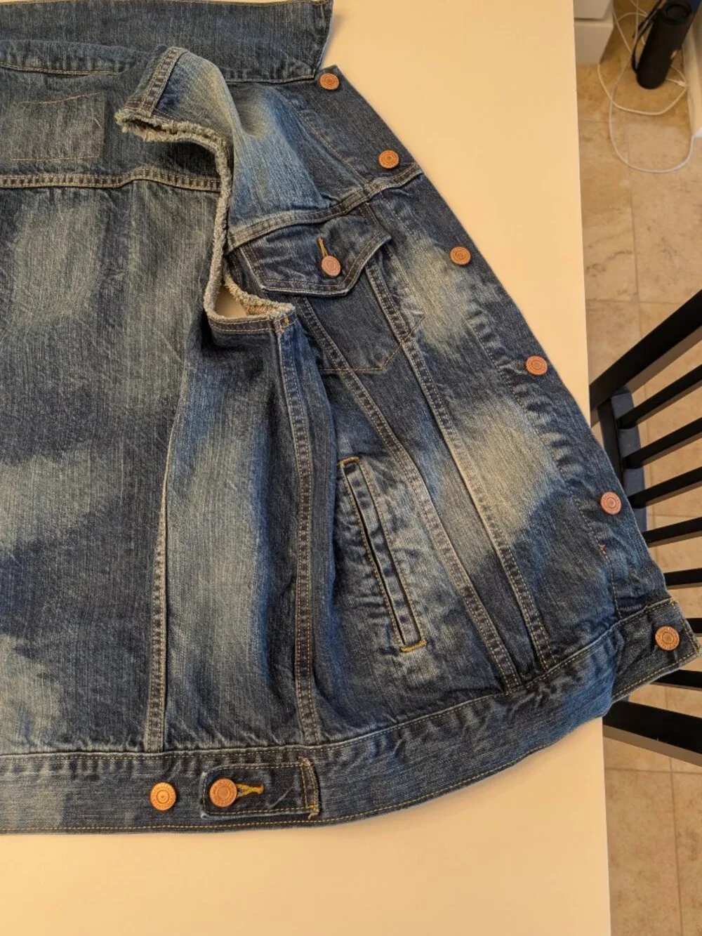 Levi’s Denim Trucker Vest – Men’s Medium (Cut-Off Sleeves)
